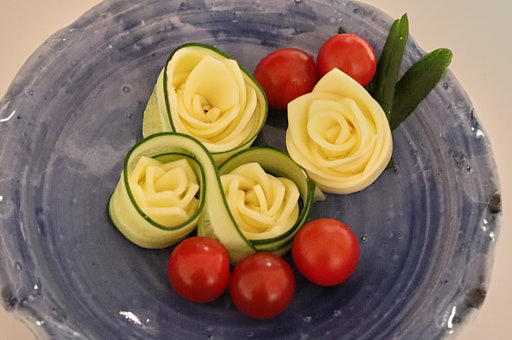 スライスチーズで作るバラの花